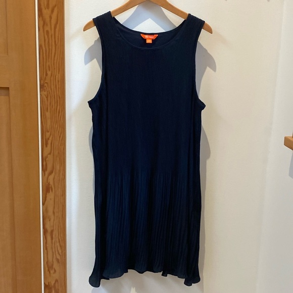 Navy blue pleated dress - Picture 1 of 5